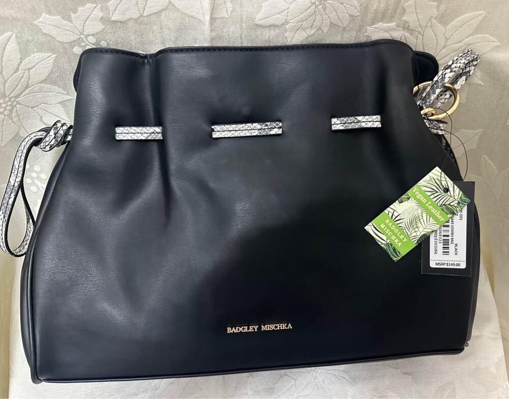 Badgley Mischka Vegan Leather black /Snake dumplin bag. B145